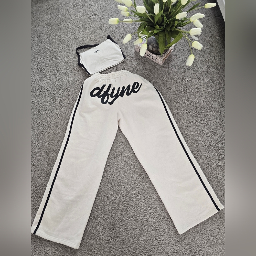 Dfyne 4th Anniversary Set Chalk (Authentic) π€ Pants Joggers And Top - Picture 3 of 17